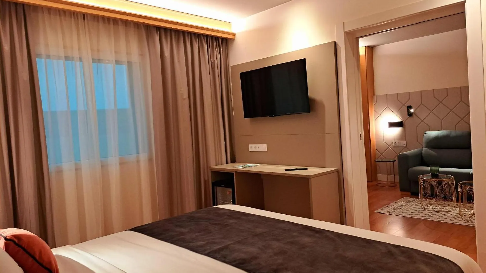 Hotel Puerta サンタンデール 3*,